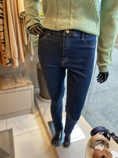 Calça Jeans S/ Costura Lateral