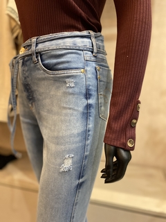 Calça Capri Jeans Com Cordão - Fino Look