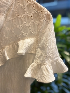 Blusa Crepe Detalhe Laise Off-White - comprar online