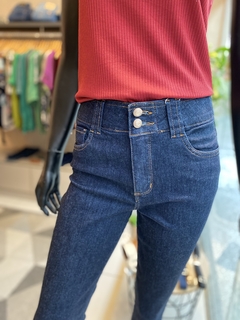 Calça Jeans Fenda Interna na internet