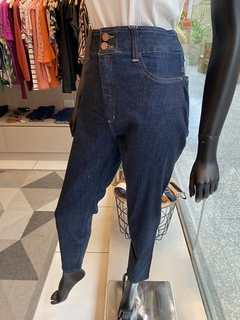 Calça Jeans Escuro S/ Costura Lateral - comprar online