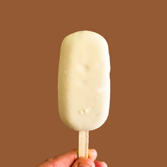 Chocolate bañada en chocolate blanco - comprar online