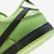  Docinho, a personagem vibrante, inspira o Nike Dunk SB x Meninas Super Poderosas. Em verde e preto, unissex, ajustável por cadarços, é uma peça única em tecido e camurça. Produto original disponível na sneakersjc.