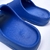 Experimente o conforto e estilo do Yeezy Slide Azure. Com uma cor azul vibrante, esse chinelo unissex é perfeito para qualquer ocasião casual. Feito de borracha durável, oferece um ajuste confortável e resistente. Seu design minimalista combina perfeitame