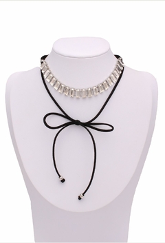 Colar 2 volta choker em chaton cristal e laço