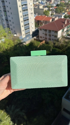 Clutch verde menta na internet