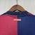 Camisa do FC Barcelona, com as cores azul e grená, exibindo o logo do clube e o patrocínio da Spotify camisa-camisas-blusa-blusas-uniforme-barcelona-i-1-primeira-primeiro-24-25-torcedor-nike-masculina-masculino-vermelho-vermelha-azul