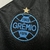 Camisa masculina do Grêmio I 24/25, nas cores azul, preto e branco, com detalhes em azul e logo do clube. camisa-camisas-blusa-blusas-uniforme-grêmio-iii-3-terceira-terceiro-24-25-torcedor-umbro-masculina-masculino-preto-preta