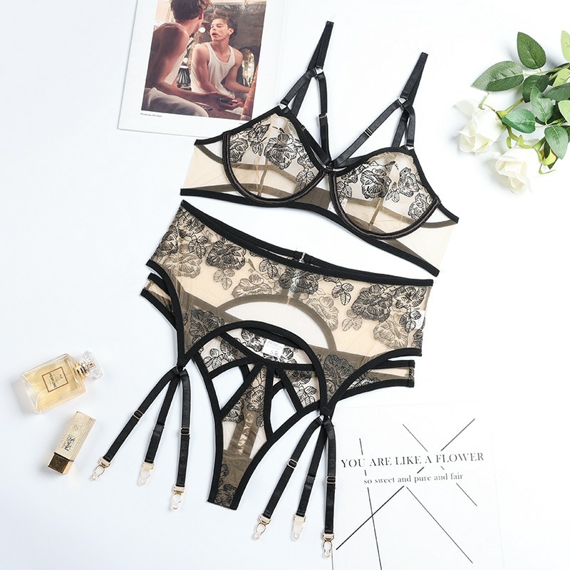 Conjunto Lingerie com Penas e Correntes Ametista