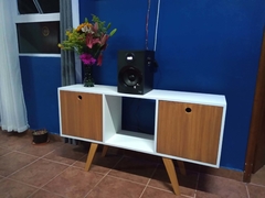 Mueble TV Alerce Estilo Retro Blanco y Madera en internet