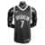 Regata Basquete NBA do Brooklyn Nets na cor predominante Preta com detalhes nas golas nomes e números em Branco, logotipo da Nike fica no lado direito do peito.