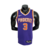 Regata Basquete da Nba do Phoenix Suns Na cor predominante Roxa da Nike com a gola em V com detalhes na gola em branca e laranja que seguem nas mangas e laterais da regata, com nomes e números silkados.