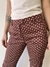 PANTALON TIPO CHINO ESTAMPADO BORDO Y BEIGE · T.34 - comprar online