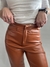 PANTALON ECOCUERO RECTO CAMEL BERNA T.0 en internet