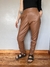 PANTALON MARRÓN SÍMIL CUERO BACHINO