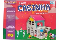 Pinta casinha de madeira