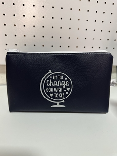 Necessaire com frases na internet