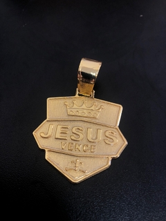 Pingente placa jesus vence