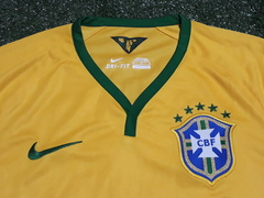 BRASIL 2014-2015 Home Camisa Tamanho M (veste P - detalhes e medidas no anúncio) na internet