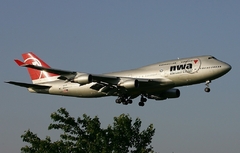 Imagem do Northwest Airlines Boeing 747-400 Avião Miniatura Herpa Wings Escala 1:500 (medidas no anúncio)