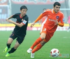 Qingdao Jonoon F. C. 2011 Home Camisa Importada Tamanho P (leia o anúncio) - loja online