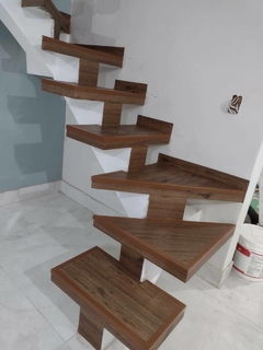 Escadas revestidas - Studio R Decor