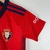 kits-kit-conjunto-conjuntos-camisas-camisa-manto-uniforme-uniformes-osasuna-short-bermuda-calção-infantil-infantis-home-casa-primeira-principal-fan-um-i-replica-original-tailandesas-nova-novo-2023-2024-23-24-vermelha-6.webp