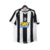 camisa-camisas-camisetas-roupa-roupas-retrô-juventus-1-primeira-i-2004-2005-torcedor-masculina-branco-preta-autêntica-antiga-contemporânea-patrocínios-patrocinadores-uniforme-nova-lançamento-novo-profissional-futebol-italiano-masculino-1.webp