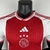 manto-mantos-uniforme-uniformes-blusas-blusa-roupa-roupas-camisetas-camisas-camisa-ajax-home-primeira-titular-casa-um-reserva-2023-2024-23-24-jogador-masculina-branca-e-vermelha-3.webp