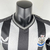 manto-mantos-uniforme-uniformes-blusas-blusa-roupa-roupas-camisetas-camisas-camisa-newcastle-primeira-titular-home-original-castore-2023-2024-23-24-jogador-player-masculina-preta-e-branca-3.webp