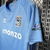 camisa-camisas-camisetas-manto-mantos-blusa-blusas-roupa-roupas-uniforme-coventry-city-primeira-titular-home-i-fan-tailandesas-replica-original-2024-2025-24-25-torcedor-masculina-masculino-azul-celeste-6.webp