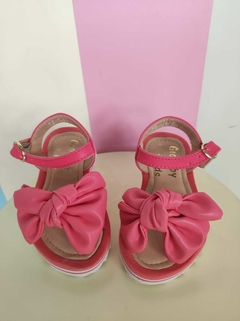 Sandalias rosa fresa con moño