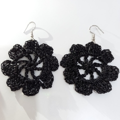 Brinco de Crochê Flor Preto - comprar online