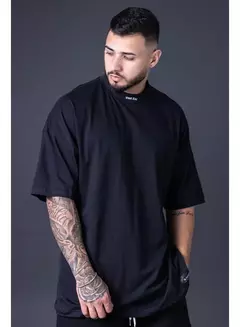 CAMISETA BLACK TARG OVER TURTLENECK MC - Ethnos Streetwear