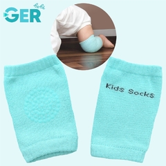 Imagen de Par de rodilleras + guante mordedera, protección para gateo, seguridad para las rodillas del bebé
