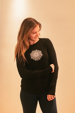 CAMISETA MANGA LONGA MANDALA - AWAKE YOGA STORE