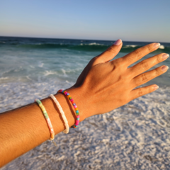 Pulseira Ocean: Elegância em Nylon e Madrepérolas