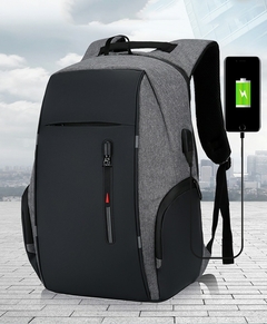 Mochila Impermeável com Suporte para Carregador de Celular na internet