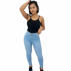 Calça Jeans Feminina Skinny Cintura Alta Com Lycra Básica na internet