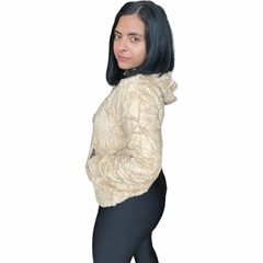 Blusa De Frio Feminina Fechada Pelinho Casaco Felpudo Insta - ANJ MODAS