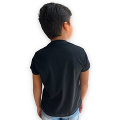 Camiseta Infantil Menino De Marca Gola Careca Estilosa - comprar online