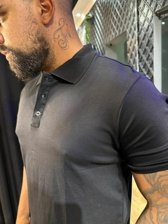 Camisa Polo Lê Pug gola texturizada - Preta - comprar online