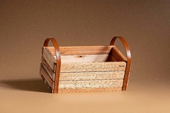 Cesto de madeira com couro 