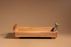 Bandeja de servie em madeira e couro 