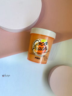 Esfoliante Coco Peach Glow Boosting Body Scrub, PINK - Victoria's Secret - comprar online