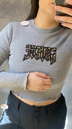 Cropped Manga Longa Savage - loja online