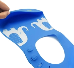 Babador de Silicone com Porta Migalhas, Nûby, Azul - comprar online