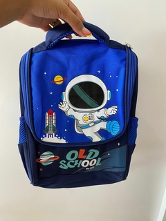 BOLSA TÉRMICA INFANTIL DE ASTRONAUTA VERMELHO/AZUL/VERDE