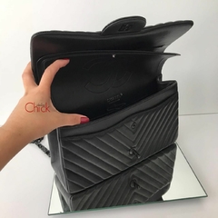 Imagem do BOLSA CHEVRON ALL BLACK JUMBO