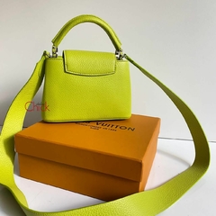 BOLSA CAPUCINES MINI VERDE ITALIANA - Bolsas Chick